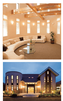 富士ひのきや地元新聞紙原料のセルロースファイバーで、北海道レベルの断熱性能（UA値0.46以下）、「エアコン1台家中快適」な省エネ全館空調は24時間365日20℃台を実現、県内第1位のBELS認証実績なので高いZEH比率!、耐震最高等級の長期優良住宅レベルの家